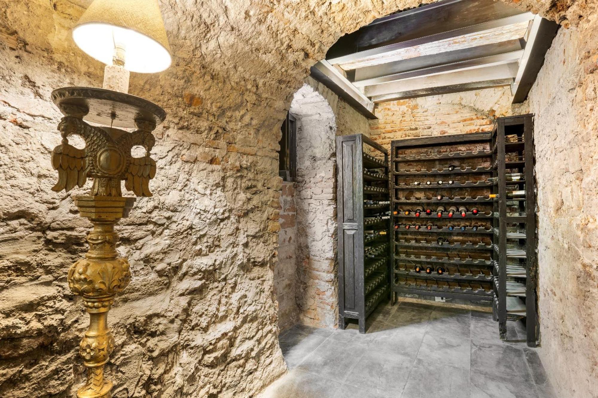 Quinta Real Puebla Hotell Exteriör bild Wine cellar